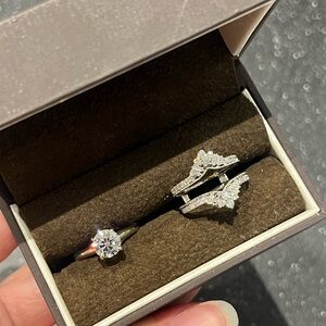 Jared 14k white gold engagement ring and enhancer band